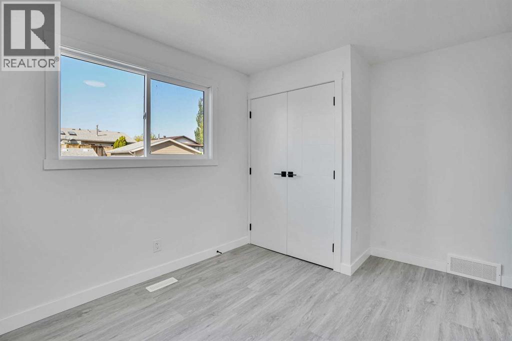 Photo 20 of 60 Whitworth Way Ne, Calgary AB