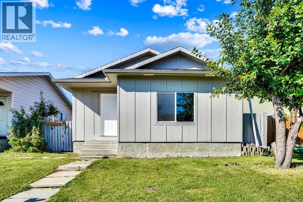 Photo 2 of 60 Whitworth Way Ne, Calgary AB