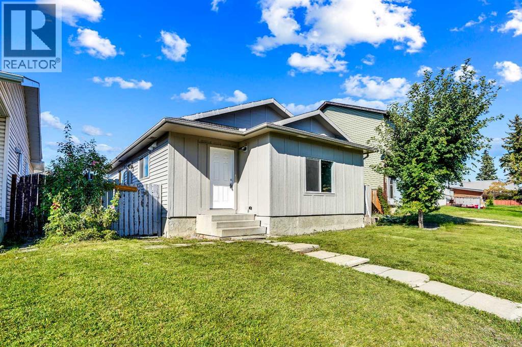 Photo 3 of 60 Whitworth Way Ne, Calgary AB