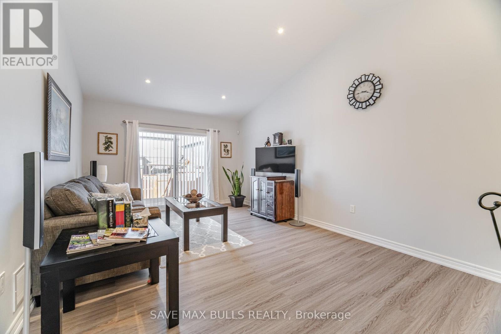 Photo 19 of 127 Acacia Road, Pelham ON