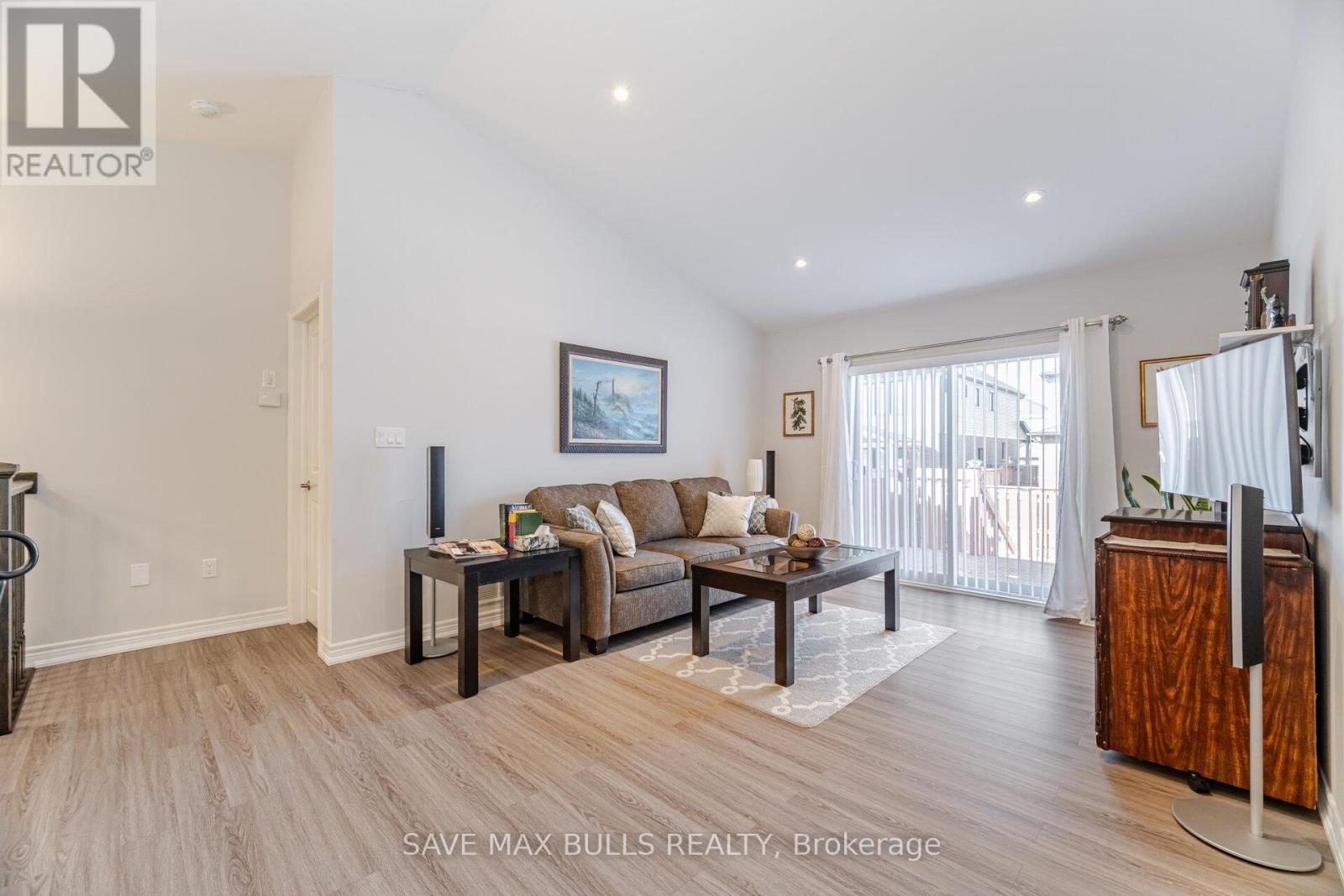 Photo 20 of 127 Acacia Road, Pelham ON