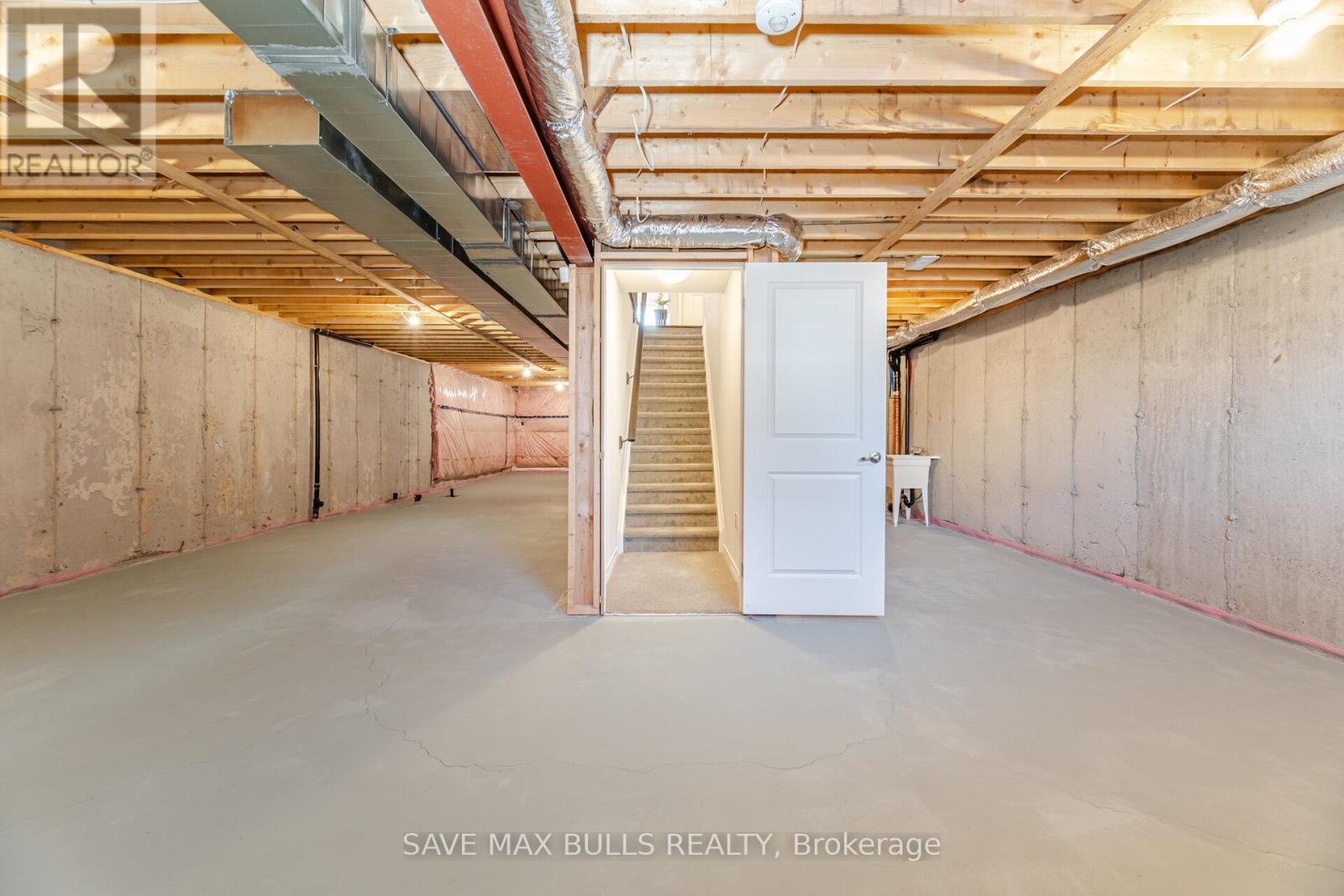 Photo 33 of 127 Acacia Road, Pelham ON