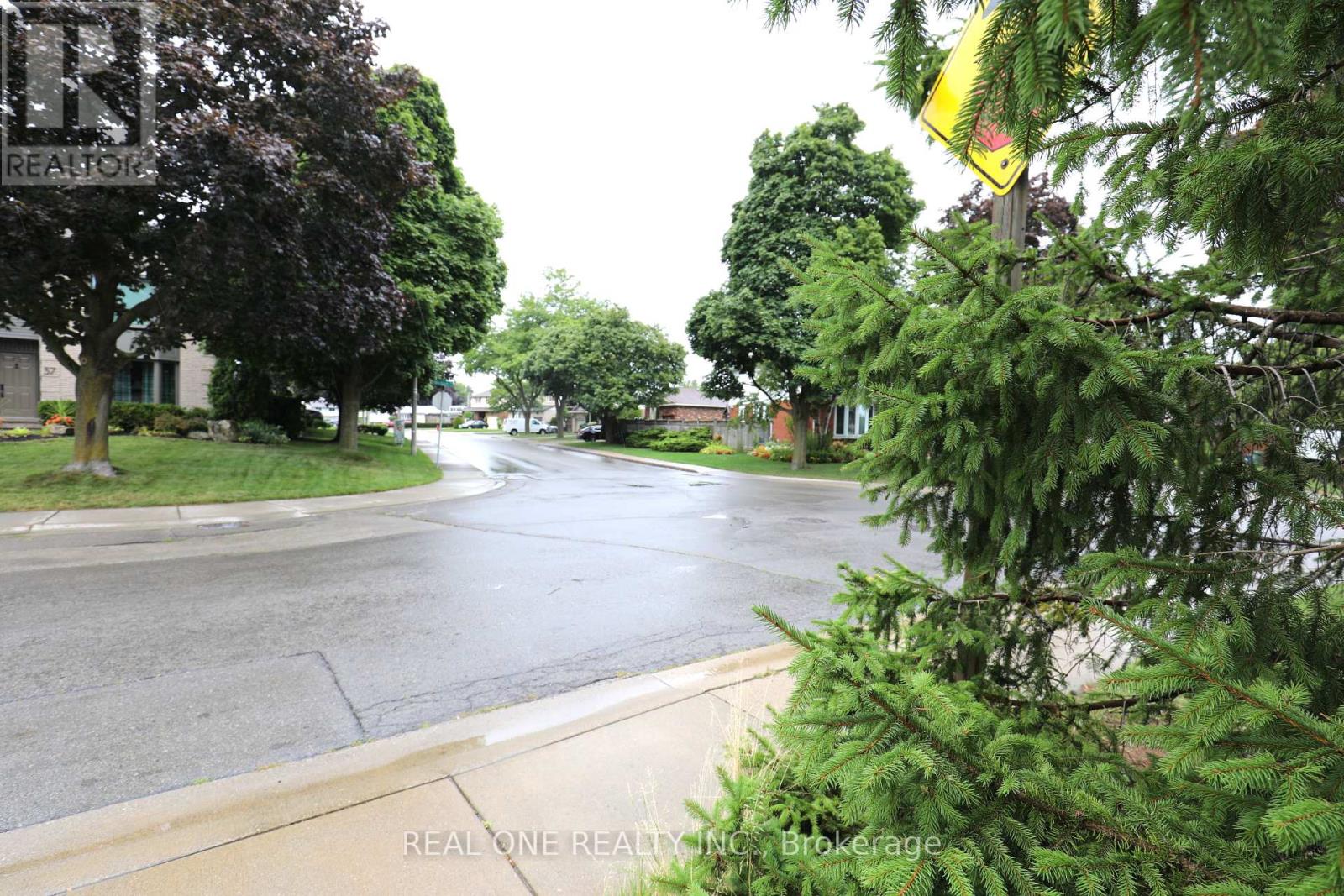 Photo 10 of Upper Level Unit 1 56 Skylark Drive, Hamilton ON