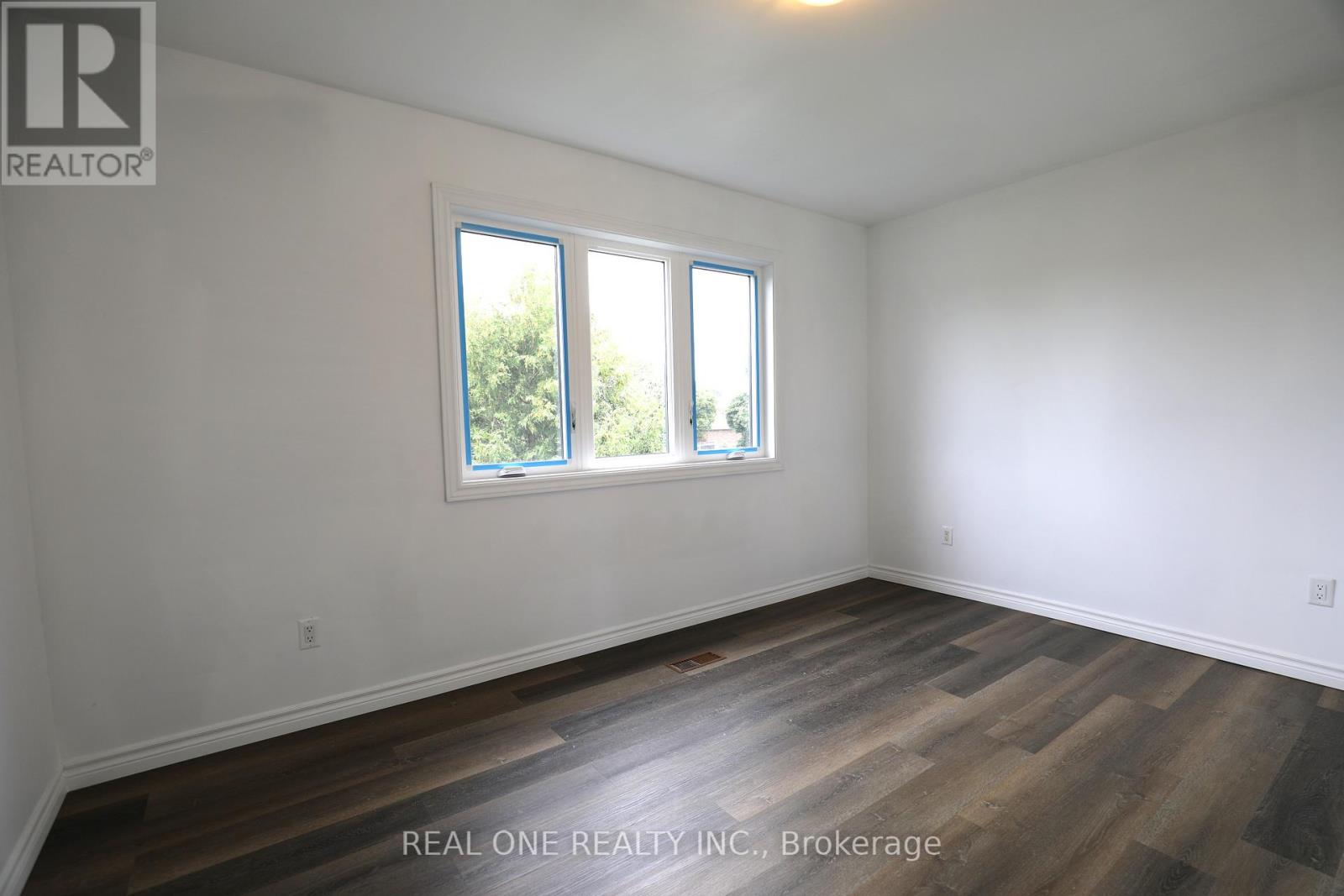 Photo 6 of Upper Level Unit 1 56 Skylark Drive, Hamilton ON