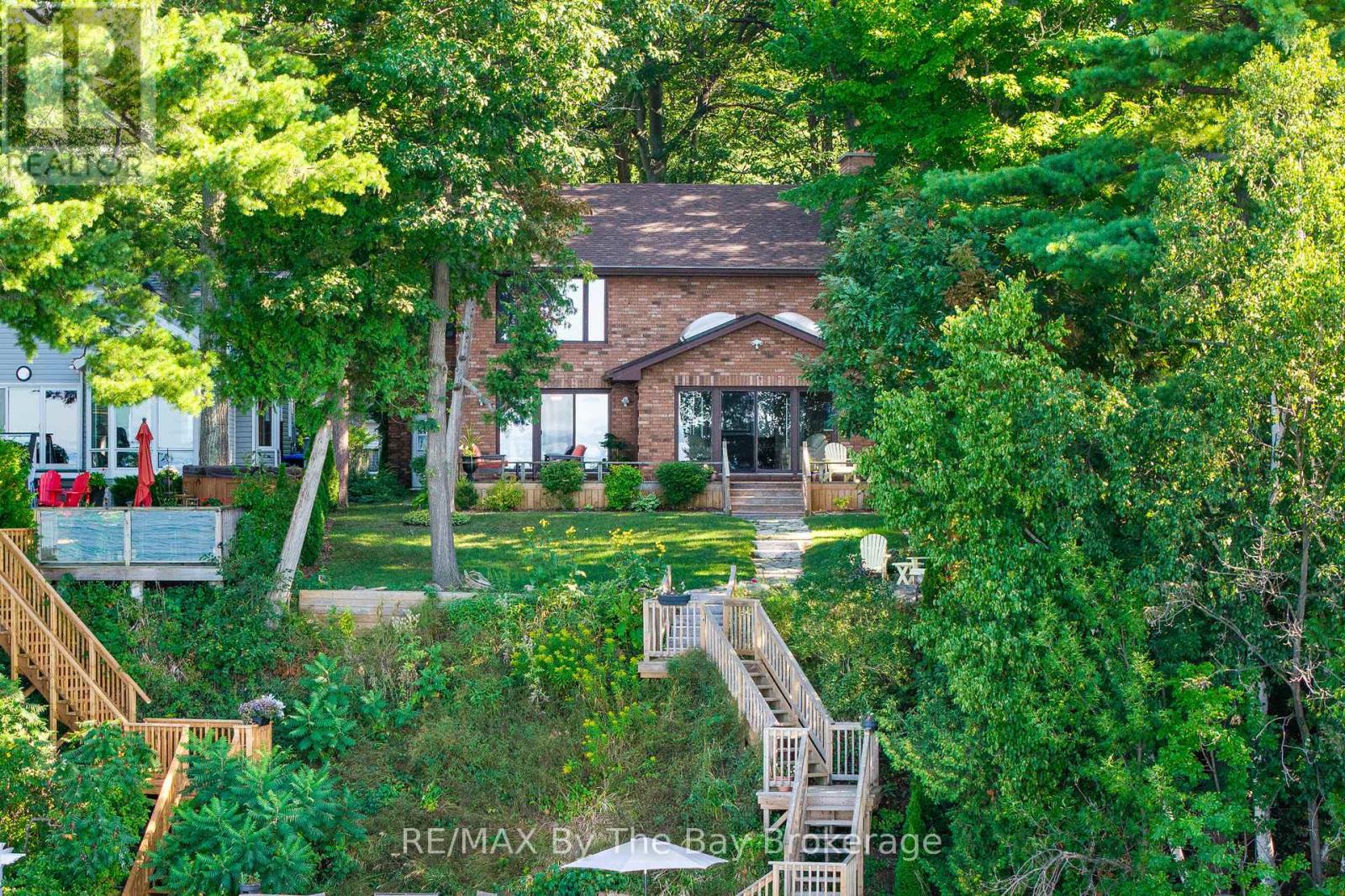 Photo 14 of 38 Willow Drive, Tiny ON