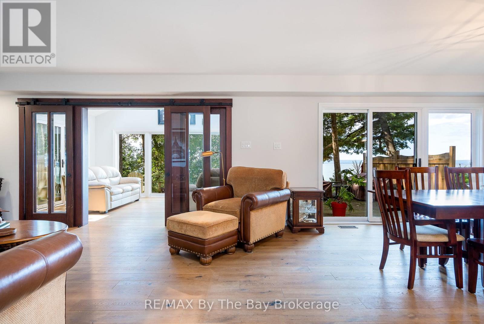 Photo 19 of 38 Willow Drive, Tiny ON