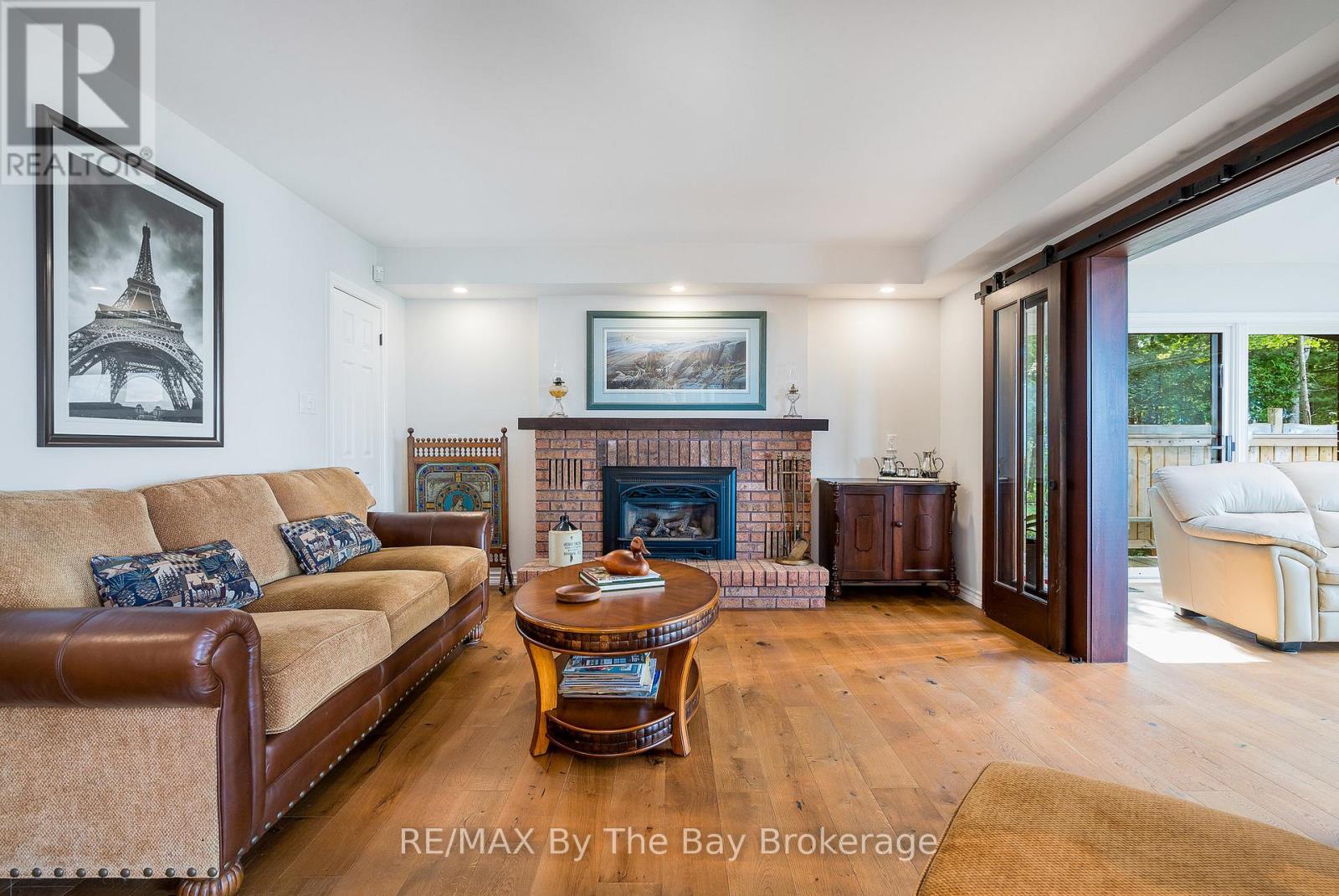Photo 20 of 38 Willow Drive, Tiny ON