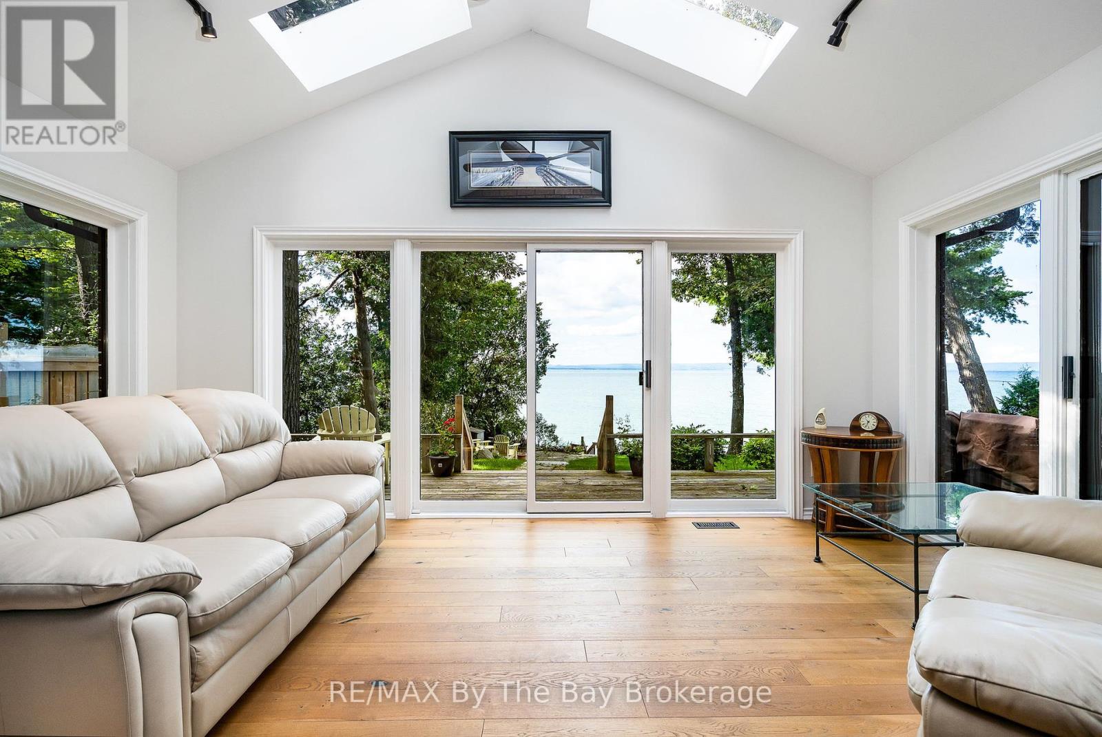 Photo 22 of 38 Willow Drive, Tiny ON