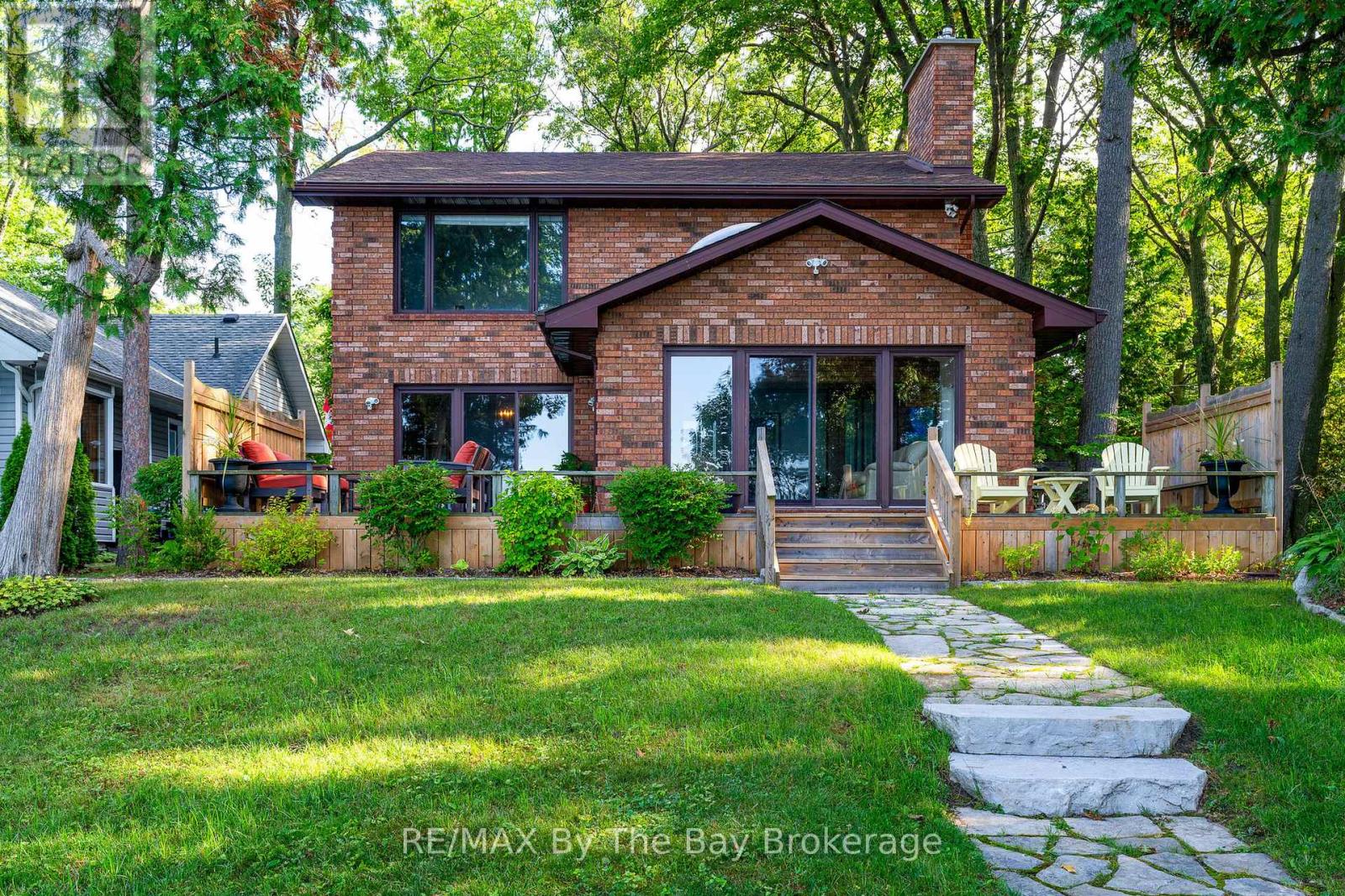 Photo 3 of 38 Willow Drive, Tiny ON