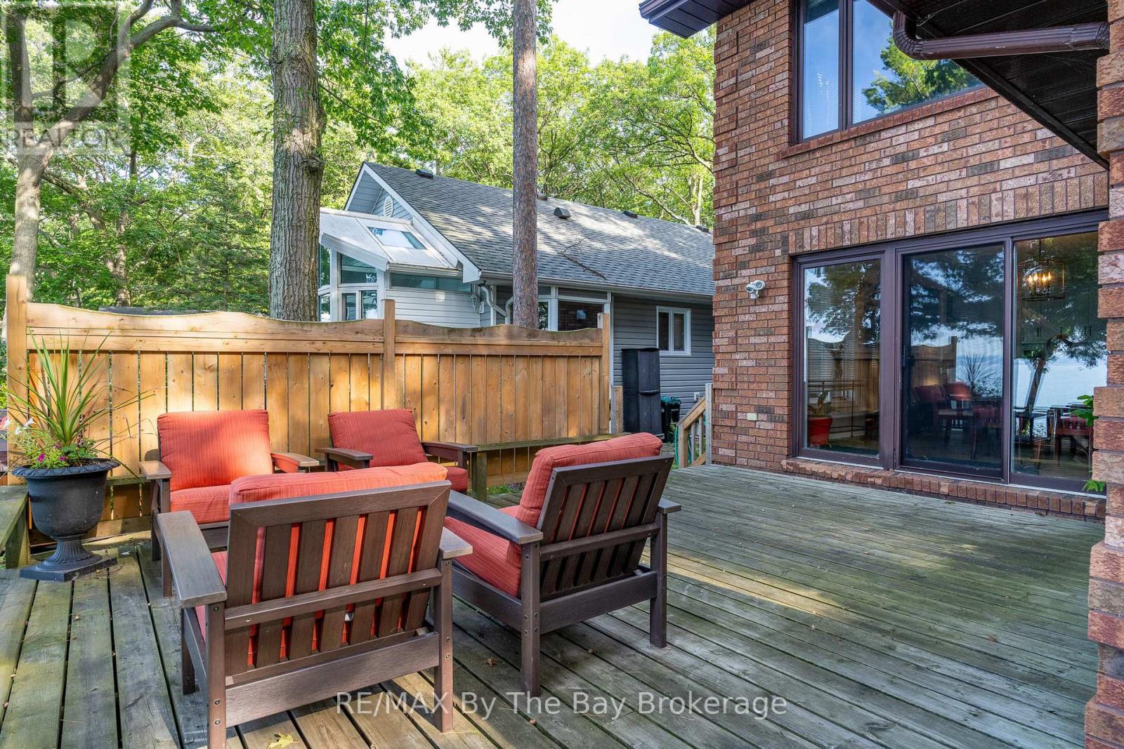 Photo 4 of 38 Willow Drive, Tiny ON
