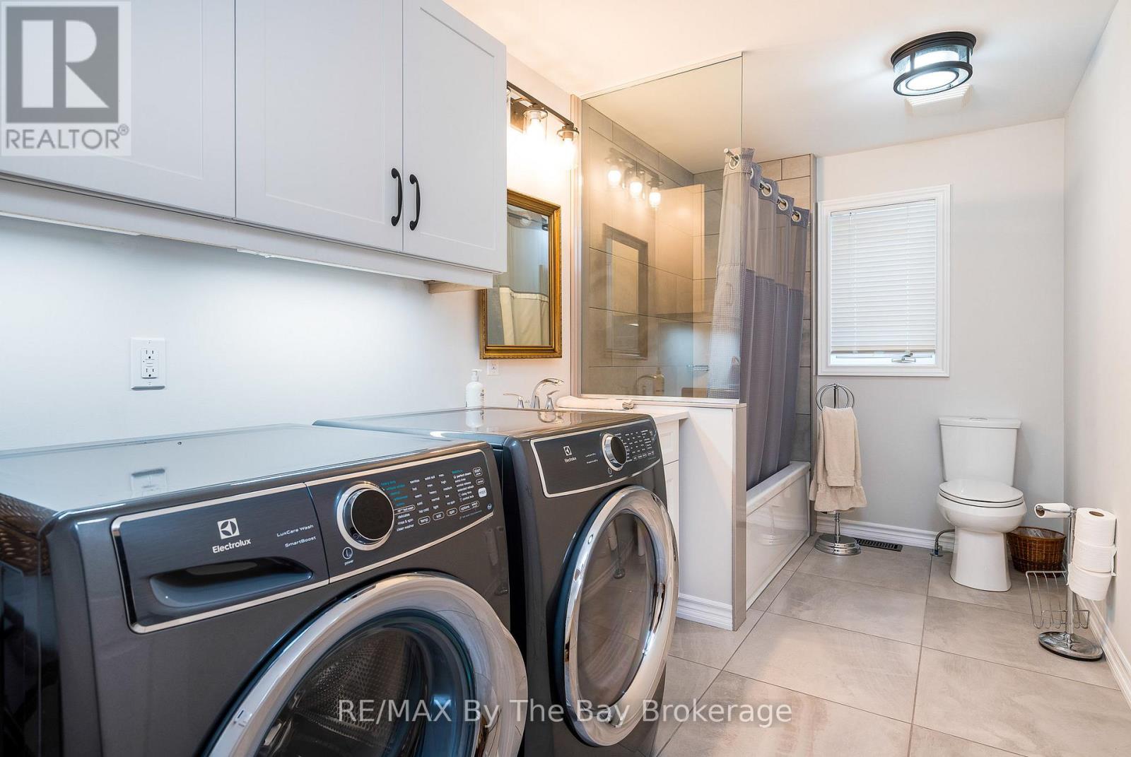 Photo 40 of 38 Willow Drive, Tiny ON