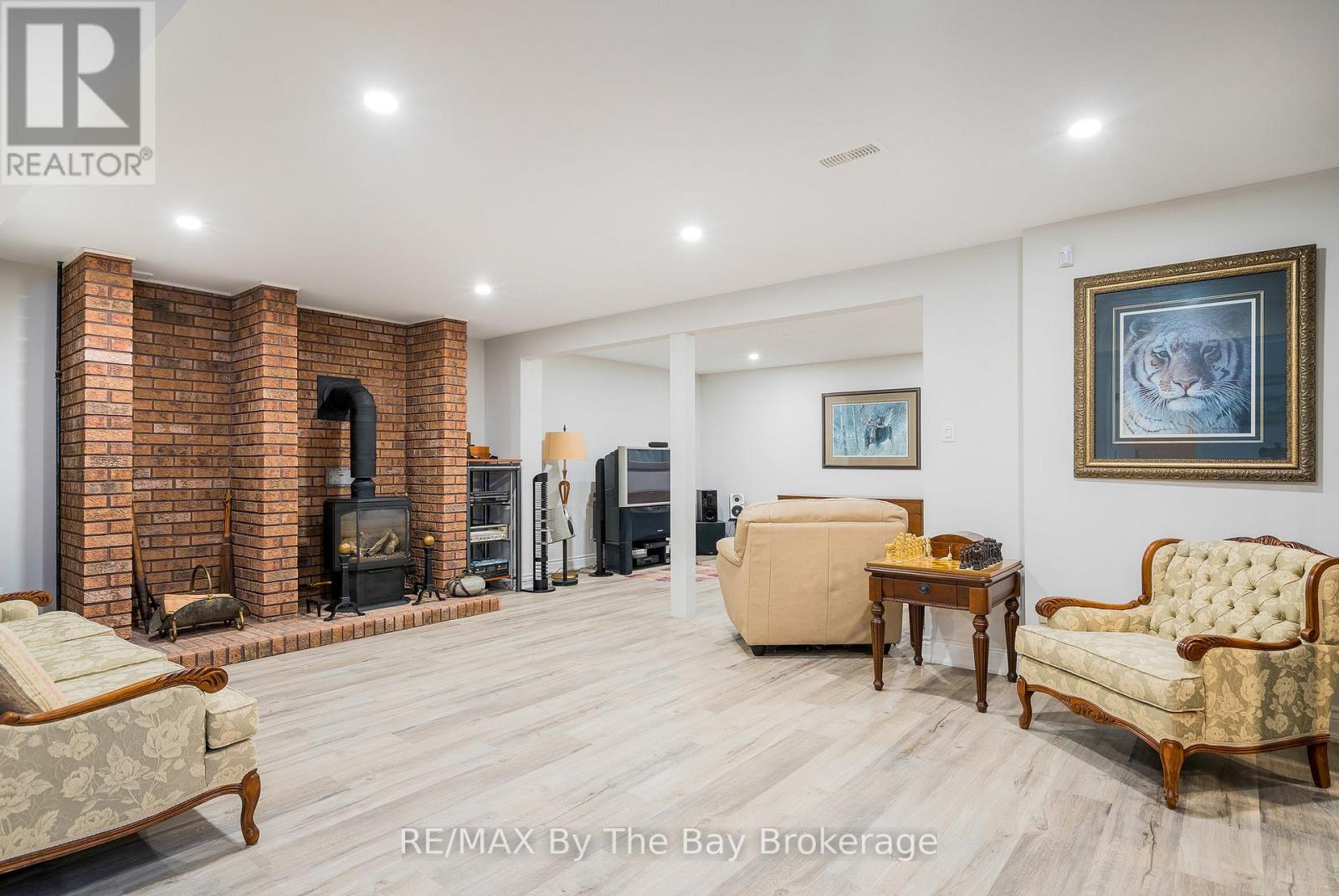 Photo 42 of 38 Willow Drive, Tiny ON