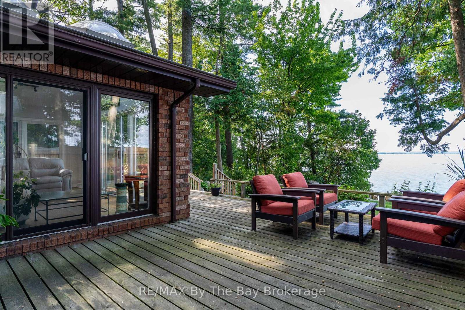 Photo 5 of 38 Willow Drive, Tiny ON