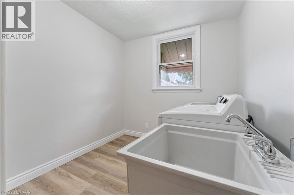 Photo 13 of 65 East 11 Th Street Unit Main Floor, Hamilton ON