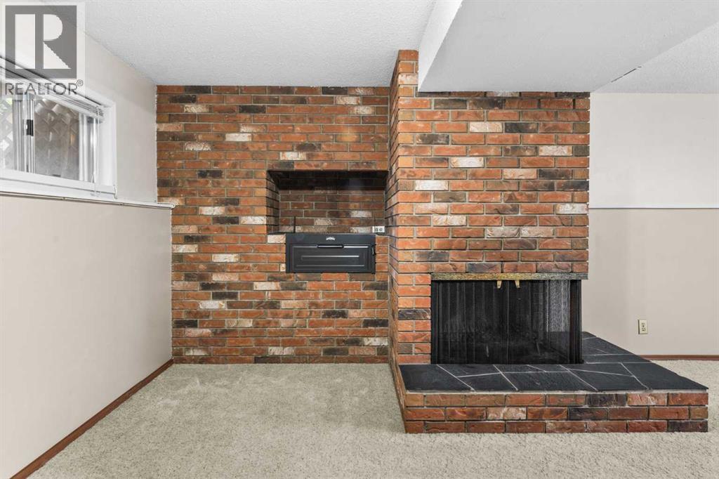 Single Family House Bi-level for Sale in  Breen Crescent NW Brentwood Calgary 