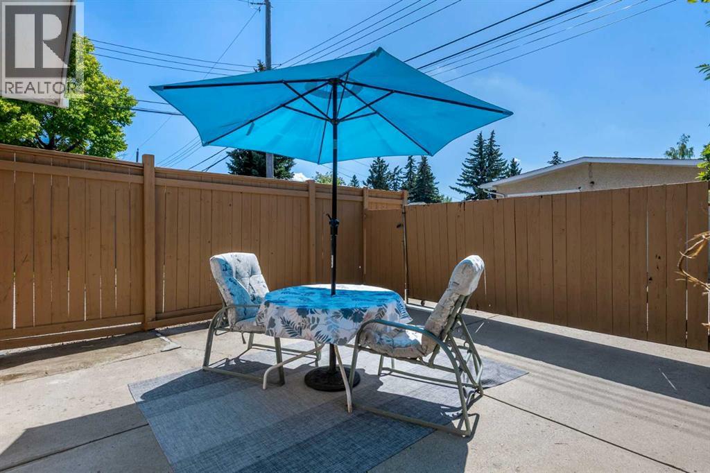Single Family House Bi-level for Sale in  Breen Crescent NW Brentwood Calgary 