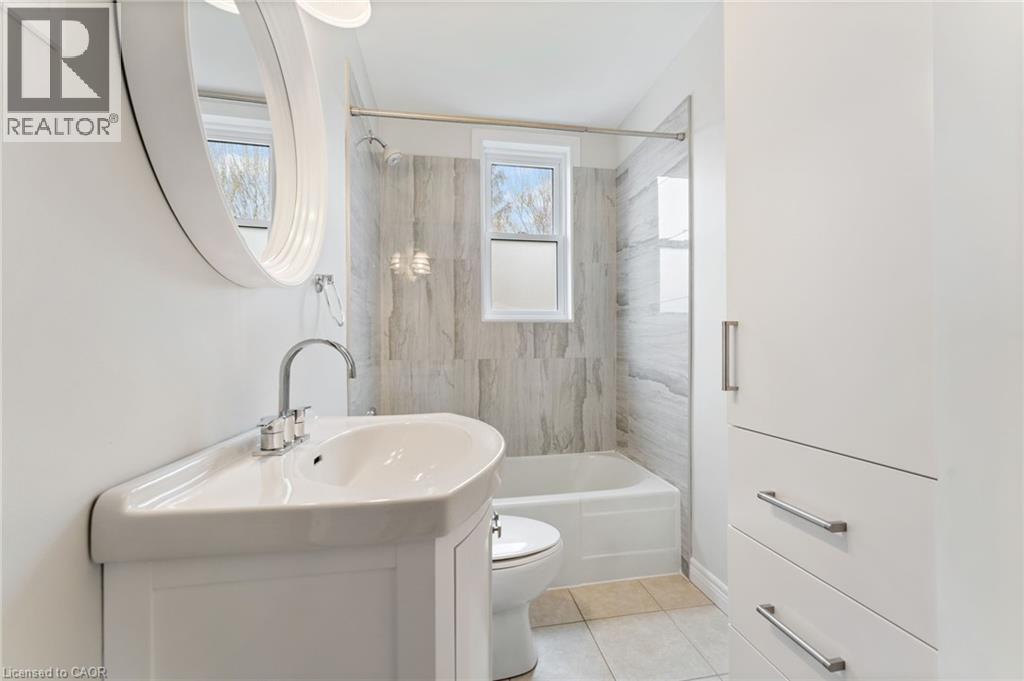 Photo 11 of 65 East 11 Th Street Unit Main Floor, Hamilton ON