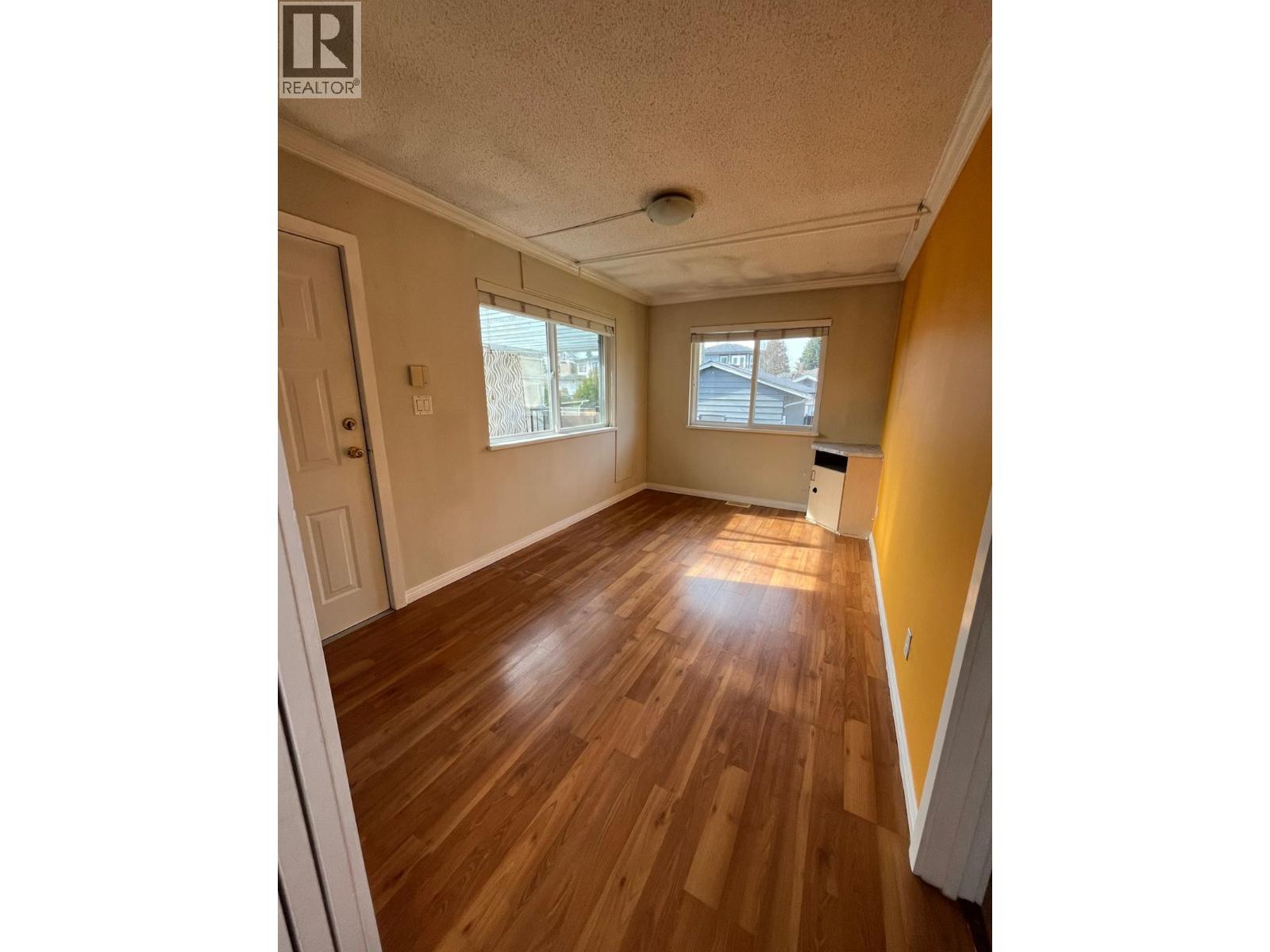 Photo 20 of 8391 11 Th Avenue, Burnaby BC