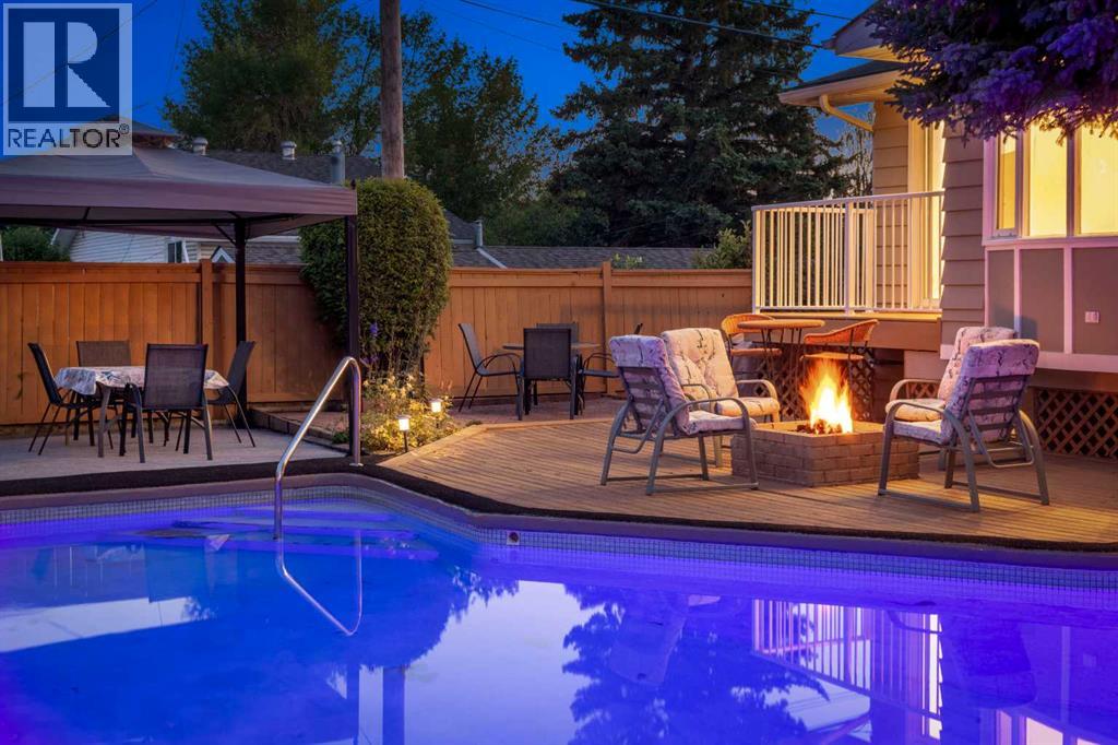 Single Family House Bi-level for Sale in  Breen Crescent NW Brentwood Calgary 