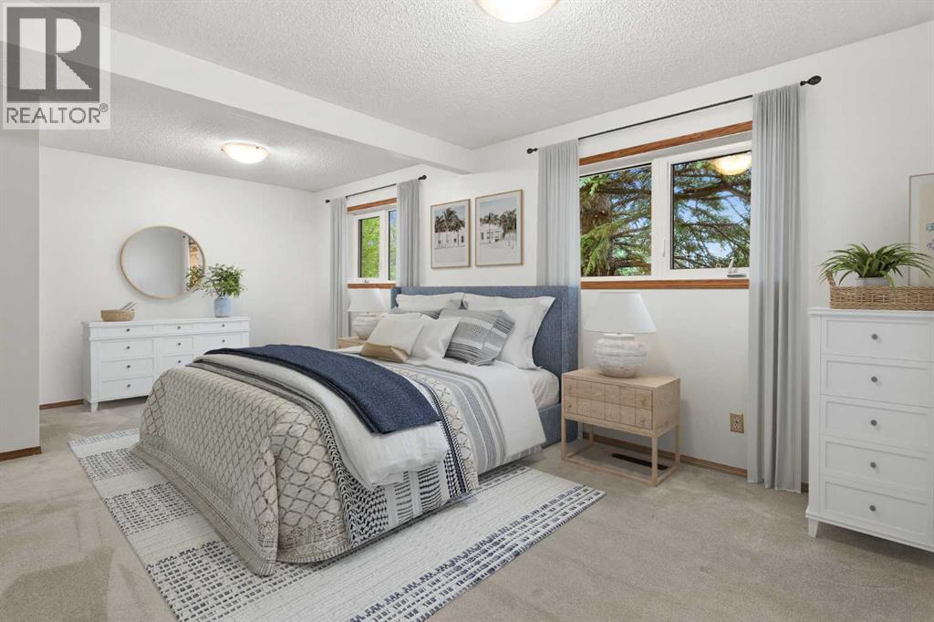 Single Family House Bi-level for Sale in  Breen Crescent NW Brentwood Calgary 