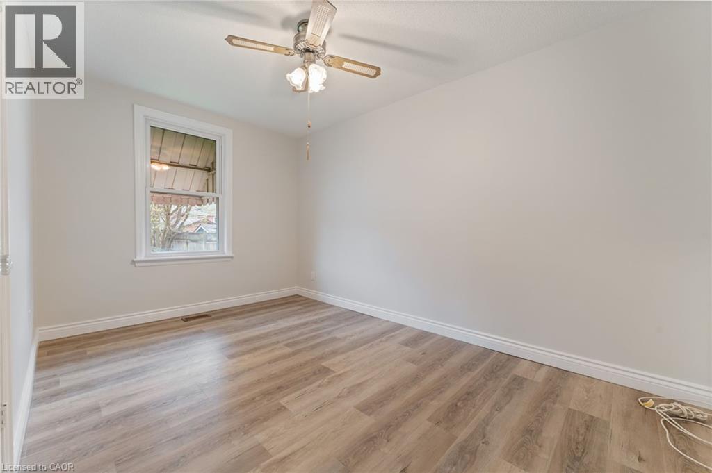 Photo 12 of 65 East 11 Th Street Unit Main Floor, Hamilton ON