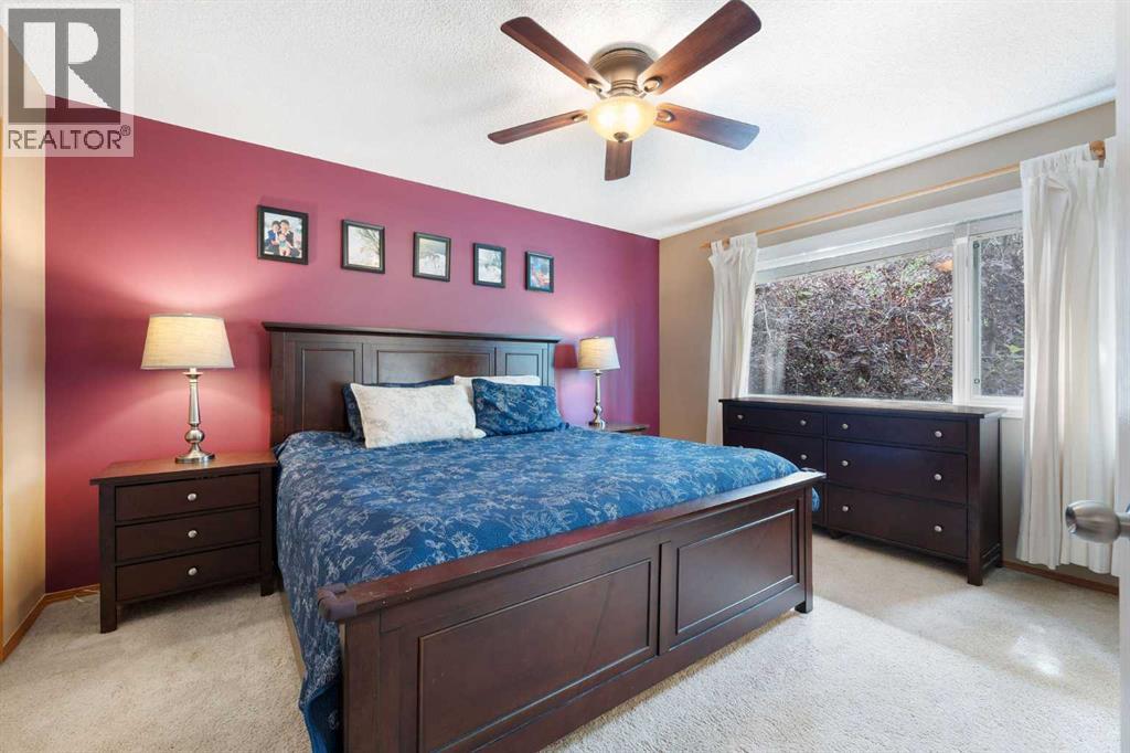 Photo 36 of 9 Valley Meadow Close Nw, Calgary AB