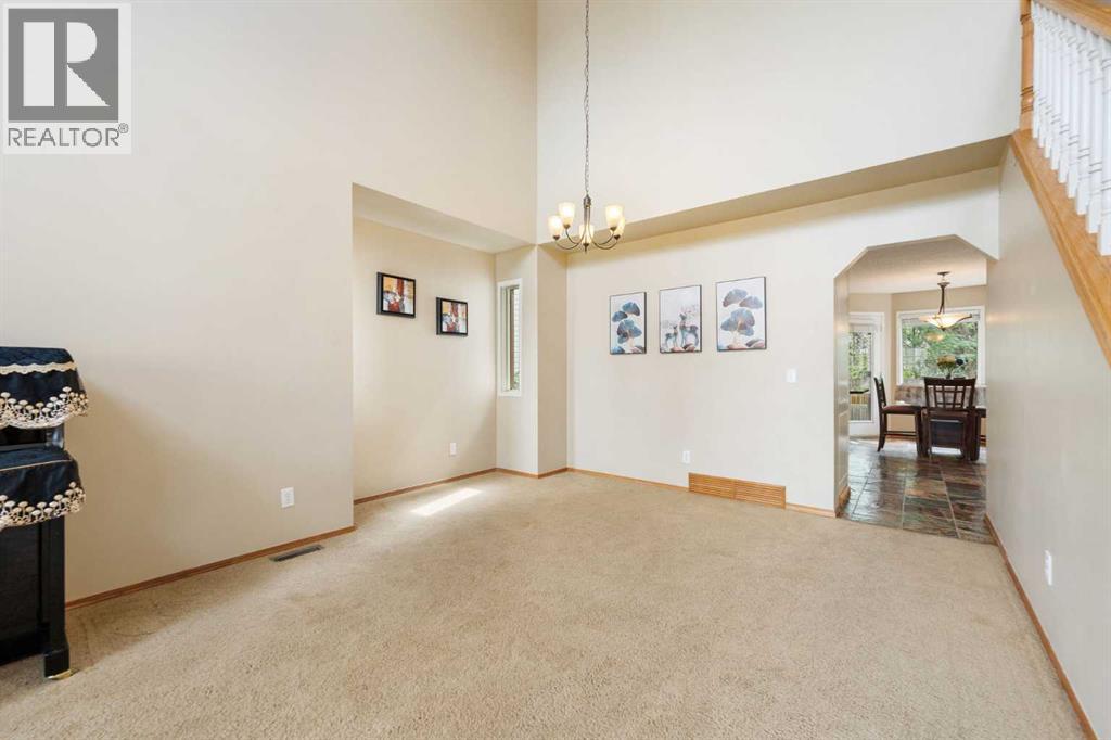 Photo 14 of 9 Valley Meadow Close Nw, Calgary AB