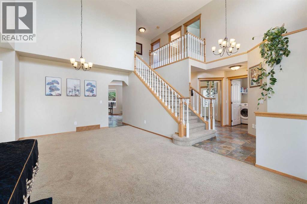 Photo 11 of 9 Valley Meadow Close Nw, Calgary AB