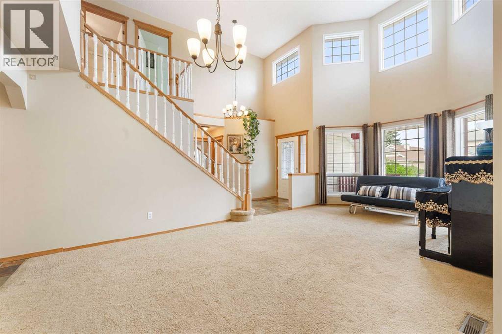 Photo 6 of 9 Valley Meadow Close Nw, Calgary AB
