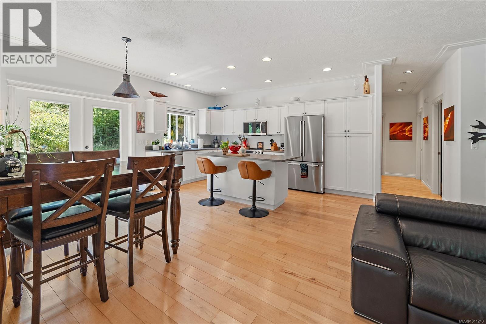 Photo 11 of 2877 Patricia Marie Pl, Sooke BC