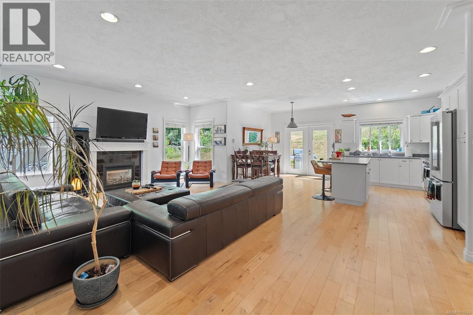 Photo 13 of 2877 Patricia Marie Pl, Sooke BC