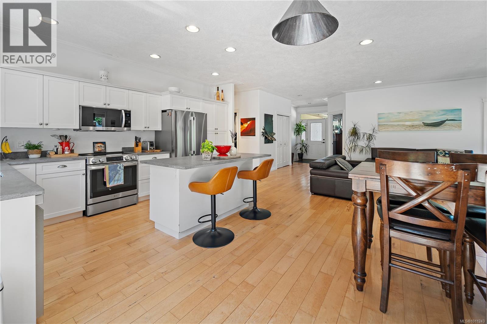 Photo 18 of 2877 Patricia Marie Pl, Sooke BC