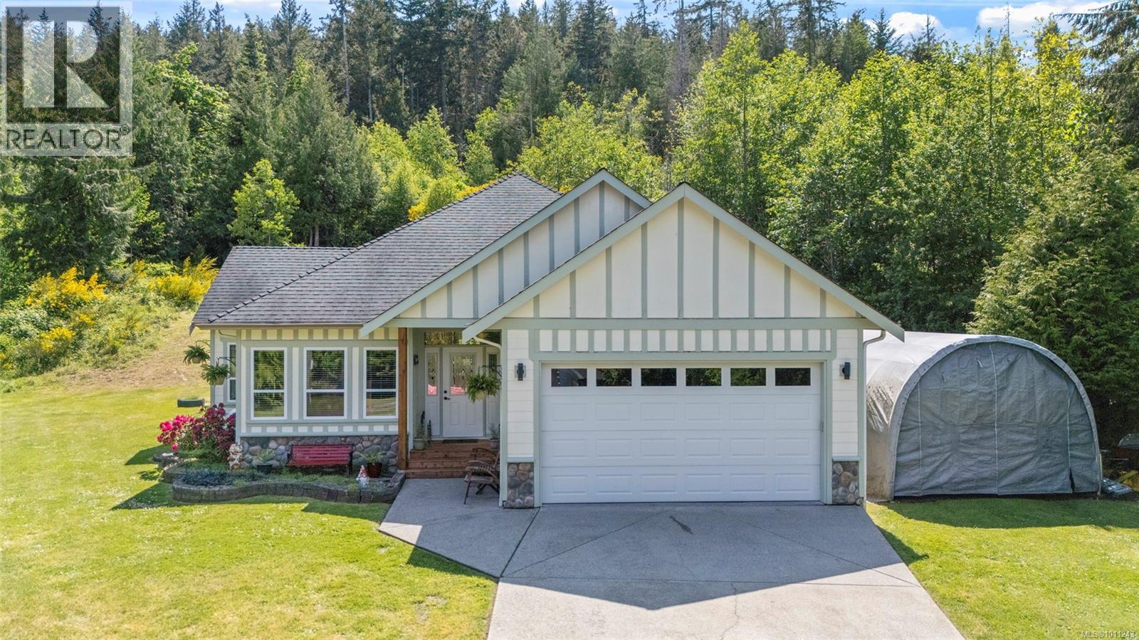 Photo 3 of 2877 Patricia Marie Pl, Sooke BC