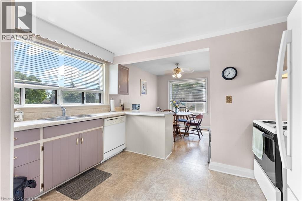 Photo 11 of 5387 Cedar Street, Niagara Falls ON
