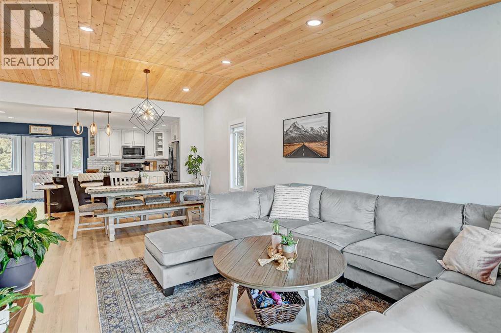Photo 5 of 10302 82 Avenue, Grande Prairie AB
