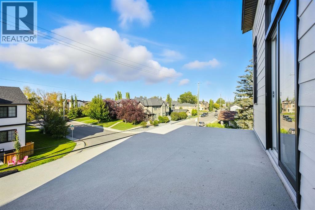 Photo 10 of 2201 32 Street Sw, Calgary AB