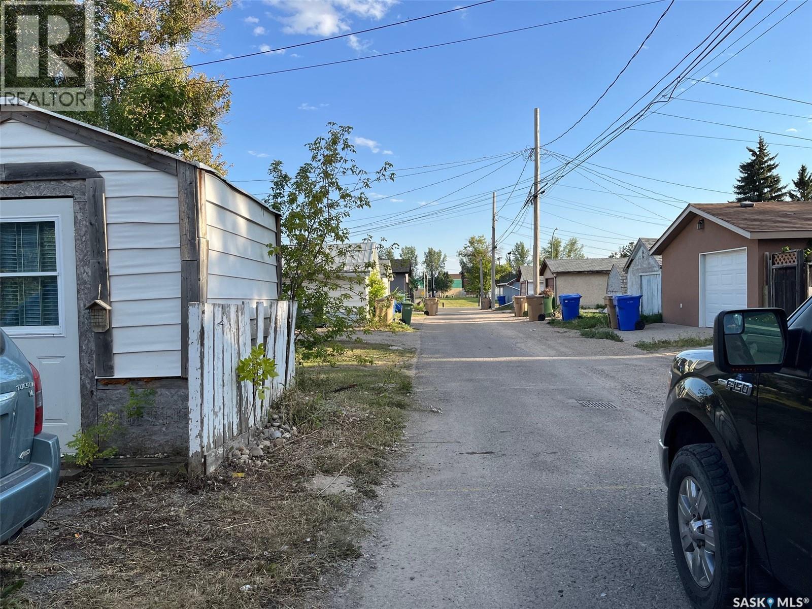 Photo 38 of 2150 Elliott Street, Regina SK