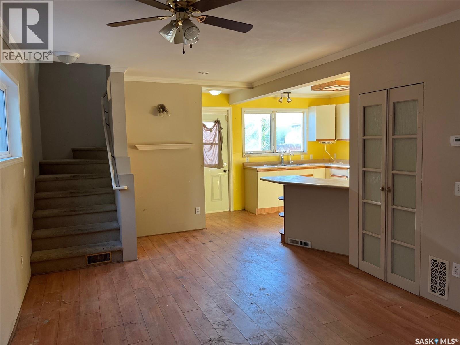 Photo 5 of 2150 Elliott Street, Regina SK