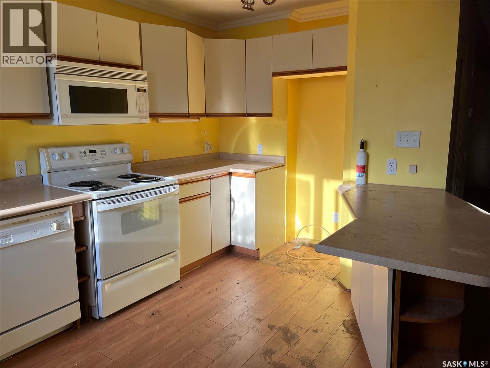 Photo 8 of 2150 Elliott Street, Regina SK