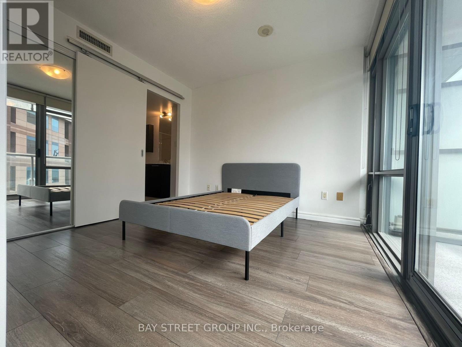 Photo 10 of 1203 38 Grenville Street, Toronto ON
