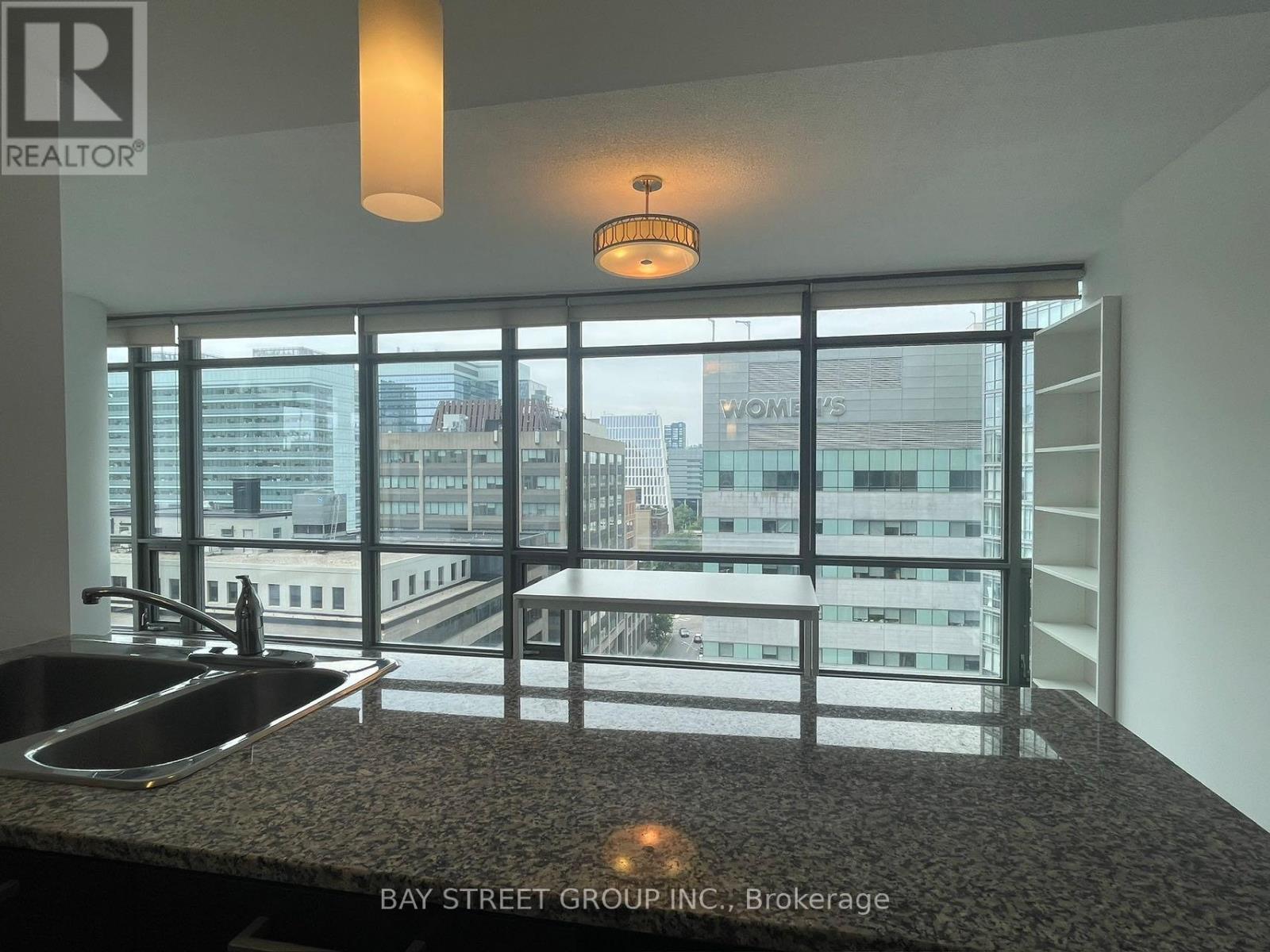 Photo 4 of 1203 38 Grenville Street, Toronto ON