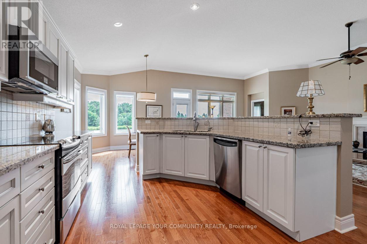 Photo 8 of 303 Babes Way, Whitchurchstouffville ON