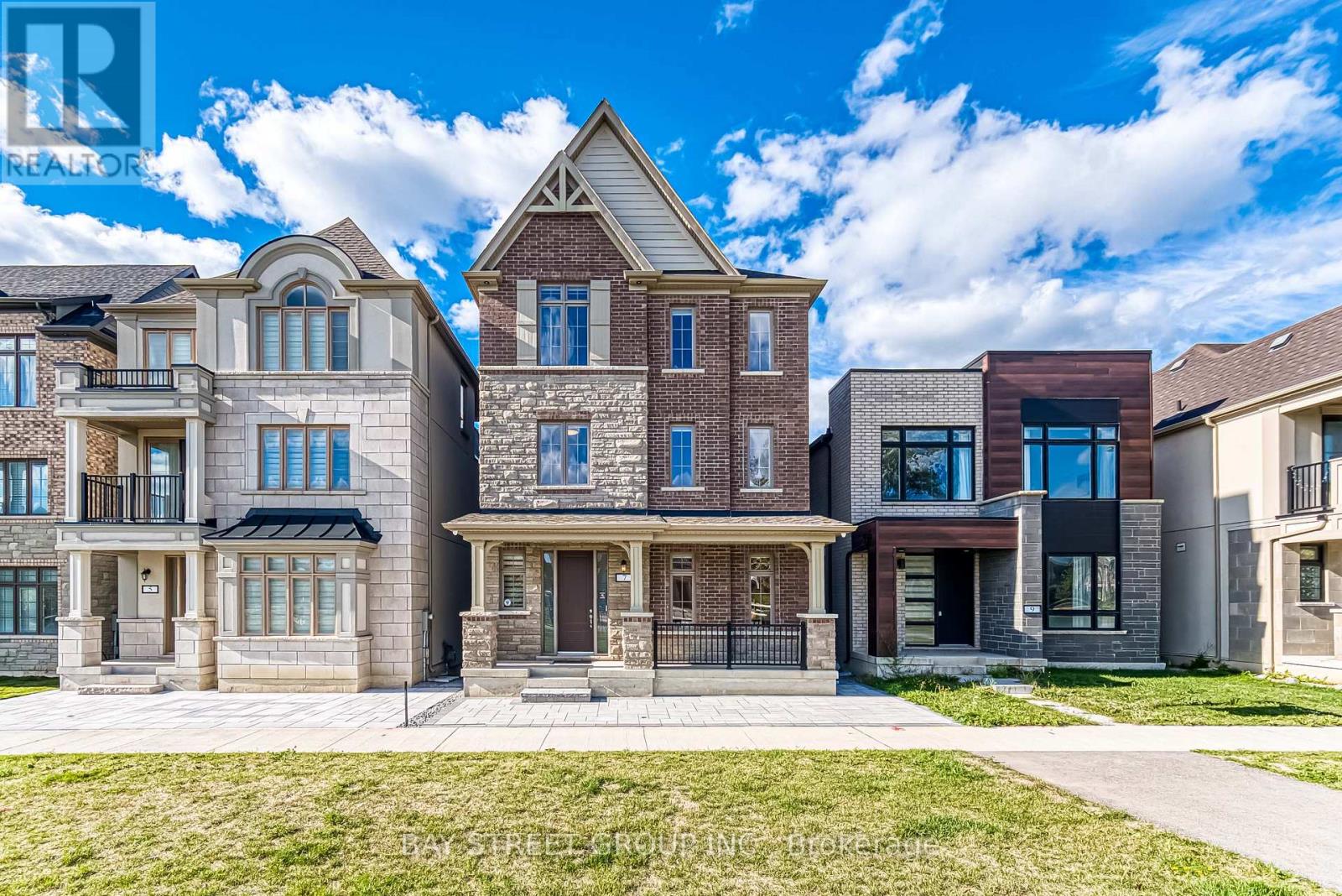 Photo 1 of 7 Kohn Lane, Markham ON