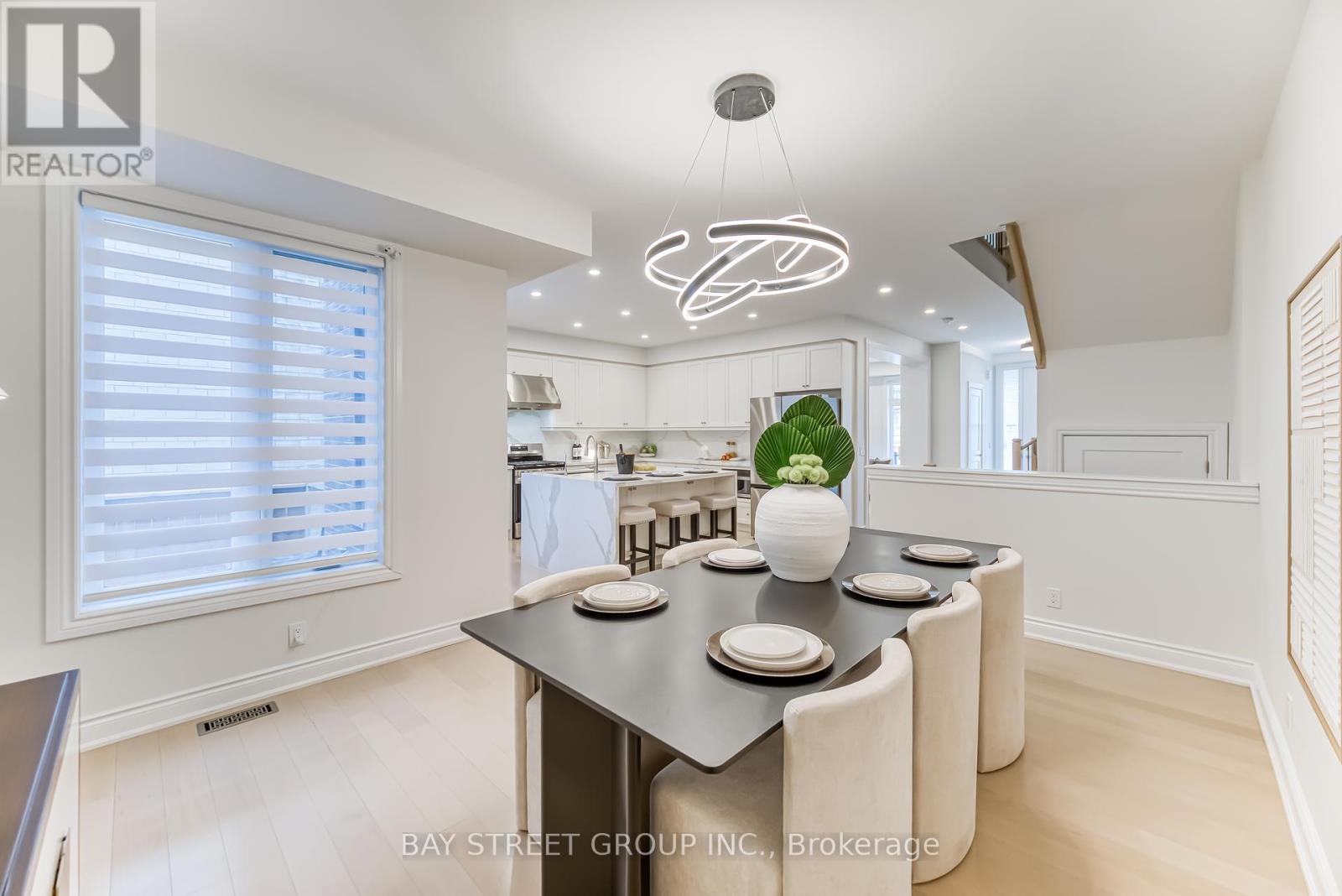Photo 13 of 7 Kohn Lane, Markham ON