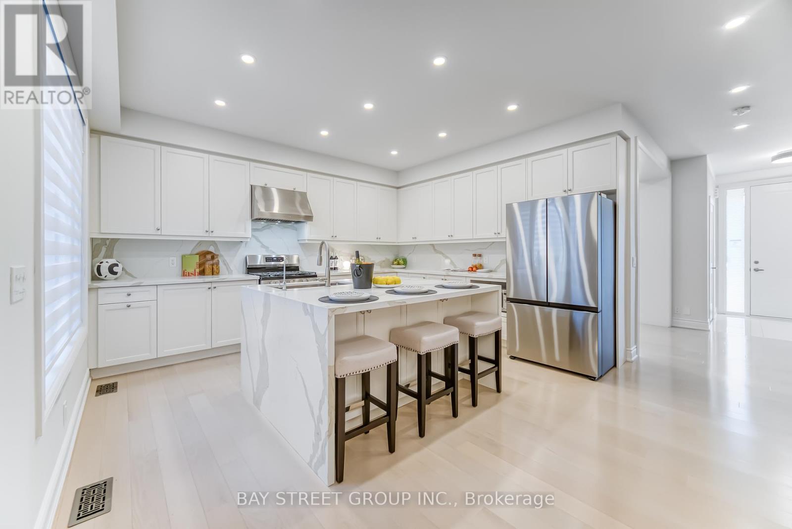 Photo 14 of 7 Kohn Lane, Markham ON