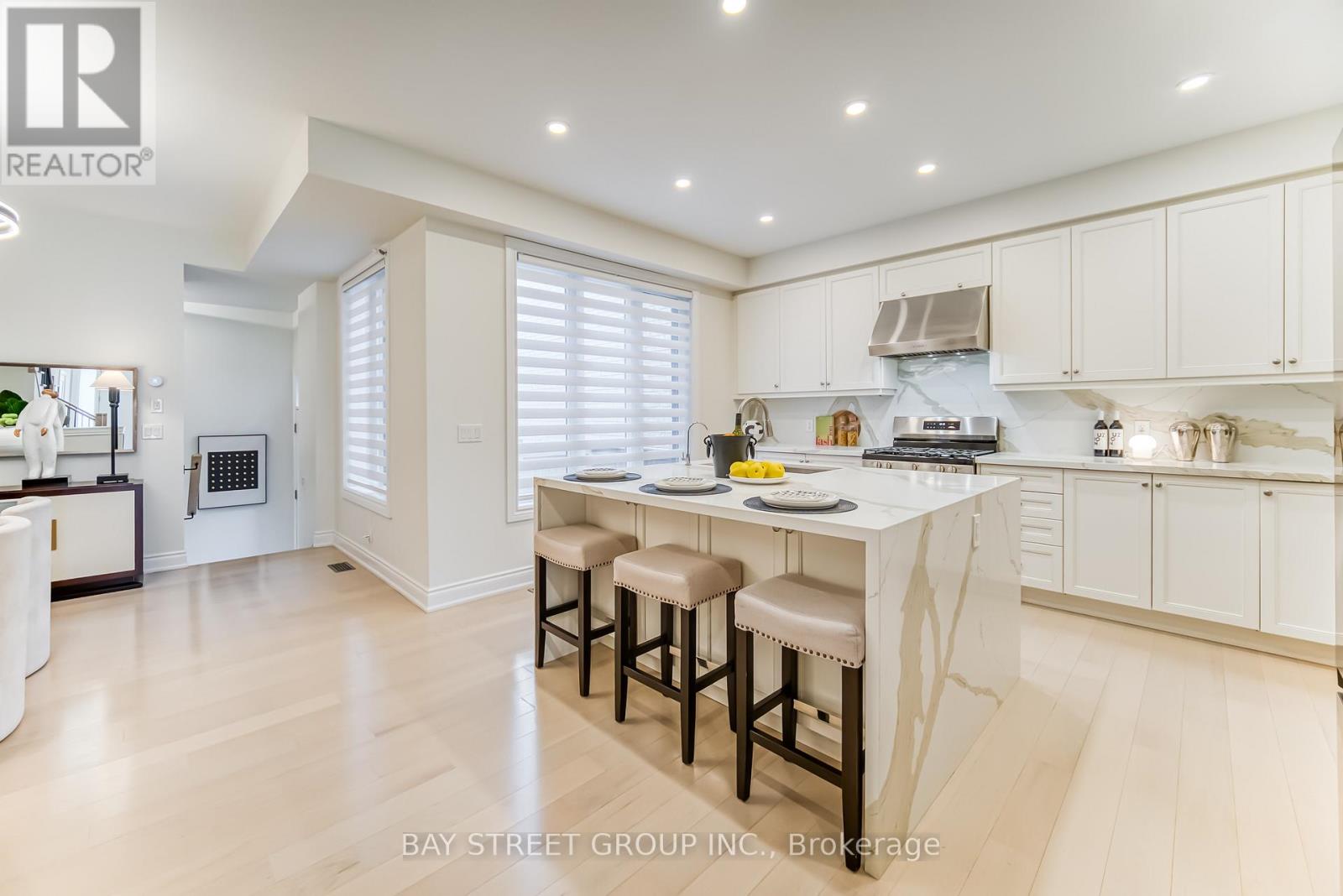 Photo 16 of 7 Kohn Lane, Markham ON
