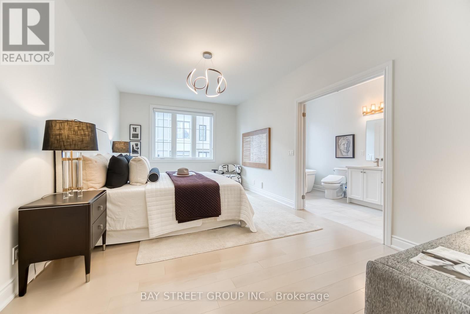 Photo 21 of 7 Kohn Lane, Markham ON