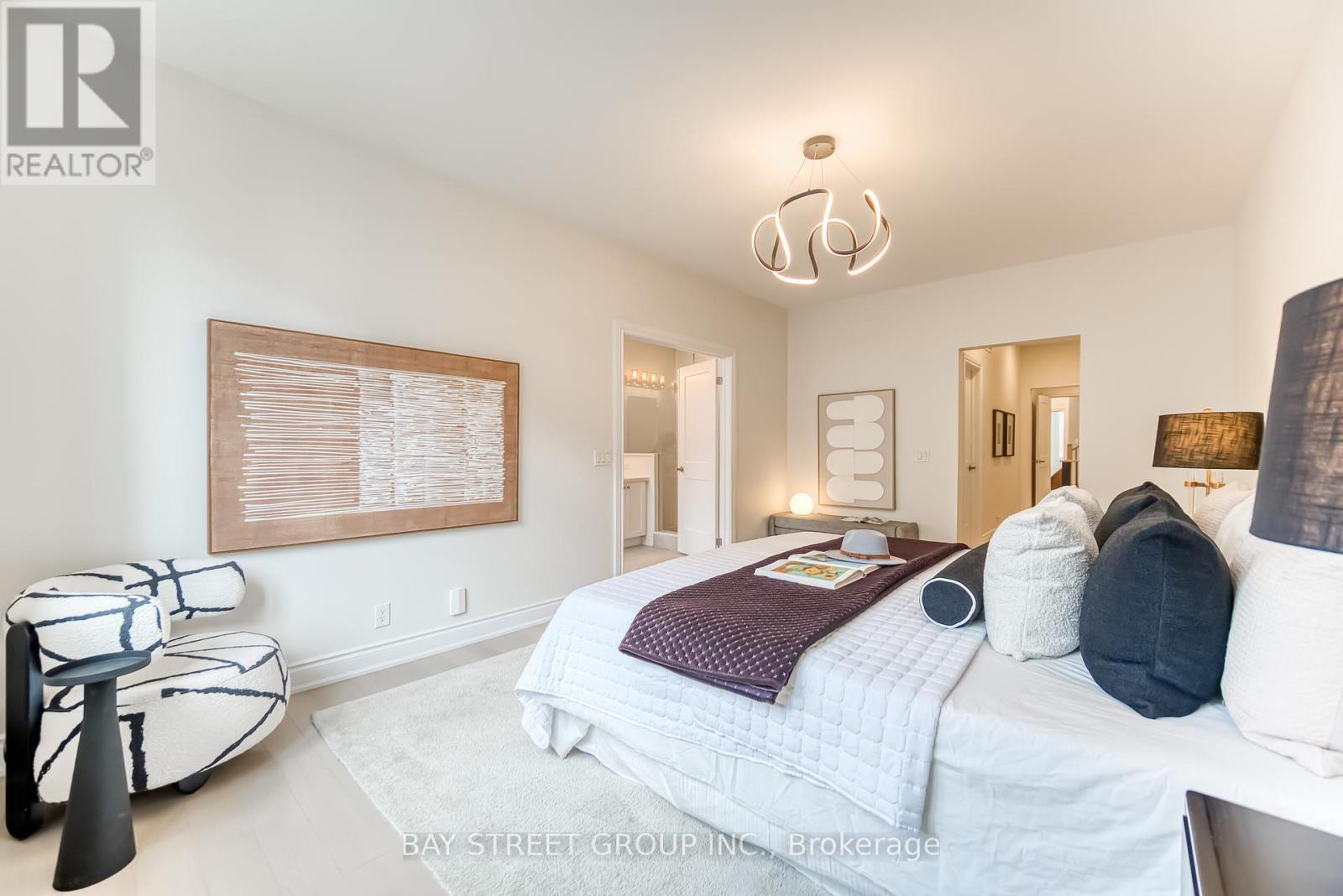 Photo 23 of 7 Kohn Lane, Markham ON
