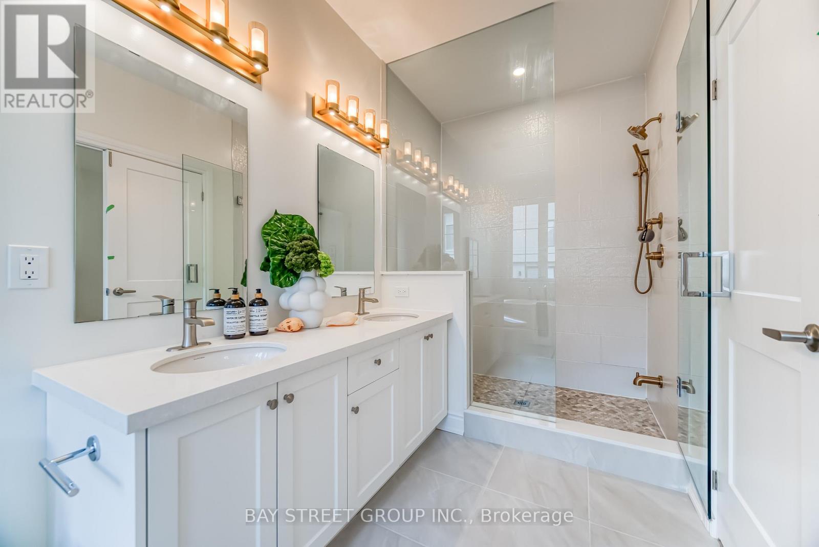 Photo 25 of 7 Kohn Lane, Markham ON