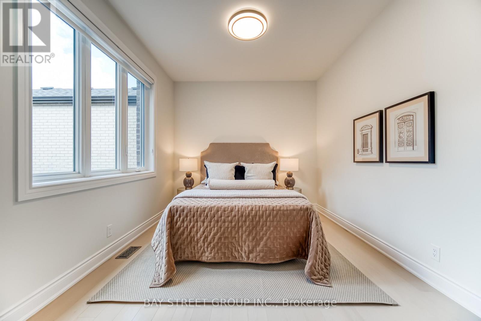 Photo 28 of 7 Kohn Lane, Markham ON